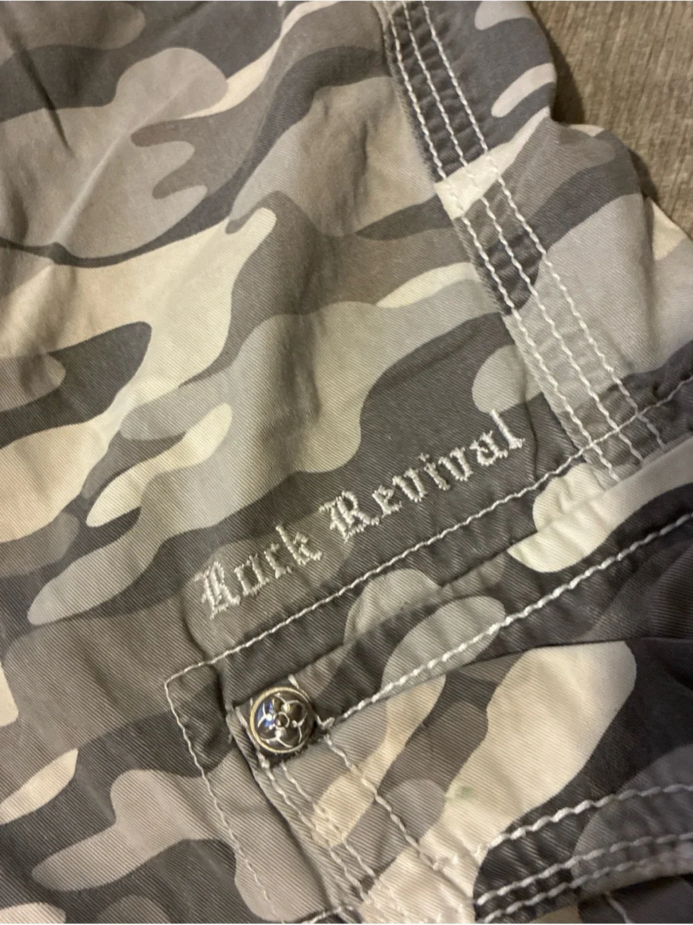 Rock Revival Arctic Camo Gray Cargo Shorts SZ 42 Vintage Pre Owned Used Rare